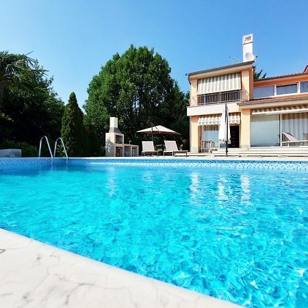 Apartments In Villa Azra Rijeka Exteriör bild