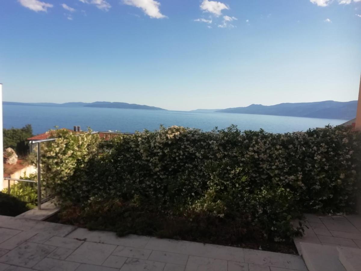 Apartments In Villa Azra Rijeka Exteriör bild