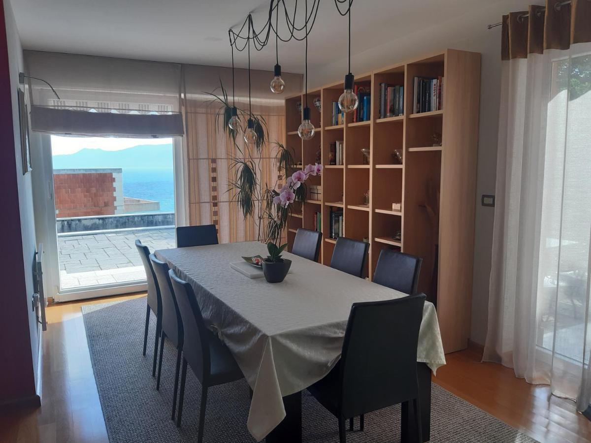 Apartments In Villa Azra Rijeka Exteriör bild