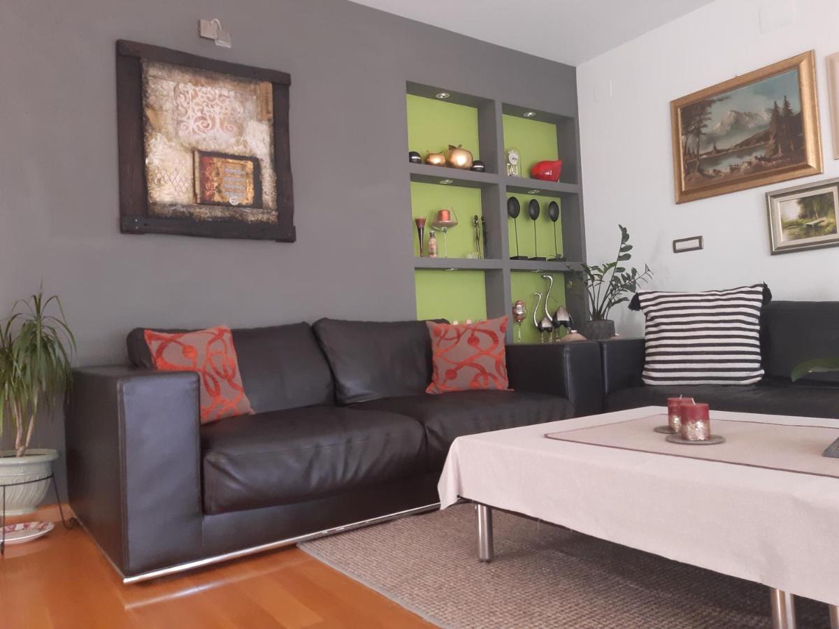 Apartments In Villa Azra Rijeka Exteriör bild