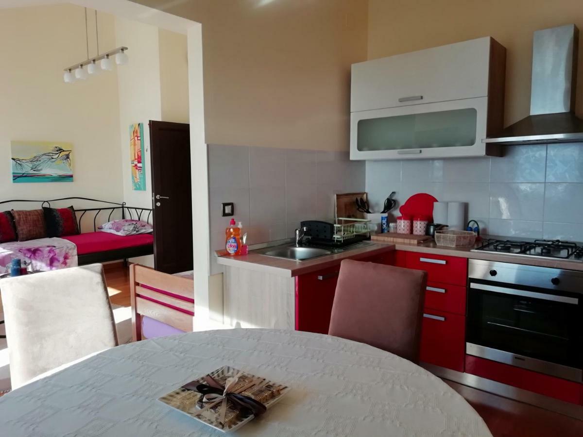 Apartments In Villa Azra Rijeka Exteriör bild
